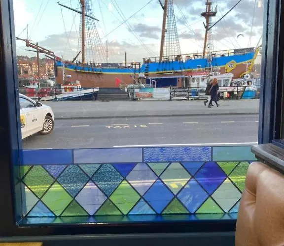 Harbour Heights * Уитби